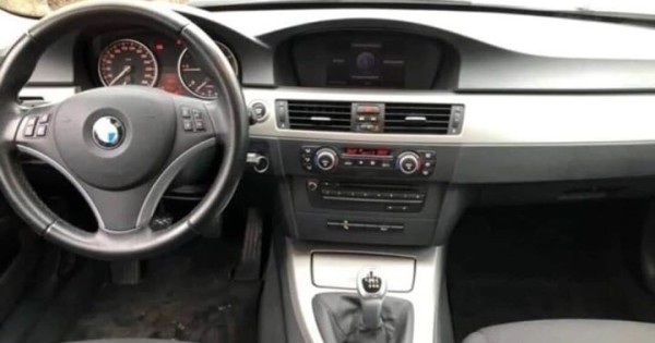 Cần bán BMW 318d, 2007, đã chạy 155000km.