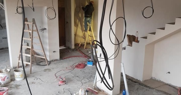 Dịch vụ sửa chữa và hoàn thiện nhà Byt, Barak, cửa hàng, quán ăn