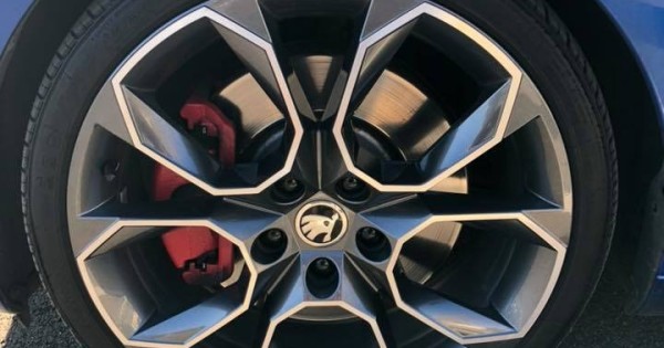 Bán xe Skoda RS 2.0 TSI / BSR 223 Kw 301 PS, đời 2015