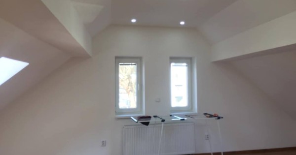 Cho thuê barak gồm 2 byt 2+kk và 1 byt 4+kk