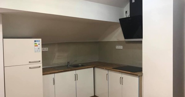 Cho thuê barak gồm 2 byt 2+kk và 1 byt 4+kk