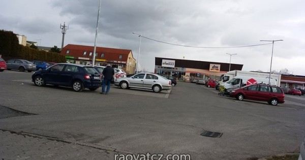 Nhượng lại HĐ 105 m2 chủ tư nhân tại trung tâm thương mại JESENICE Praha 4