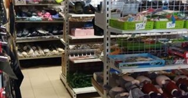 Nhượng lại HĐ 105 m2 chủ tư nhân tại trung tâm thương mại JESENICE Praha 4