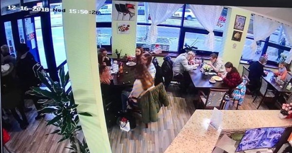 Nhượng lại cửa hàng ăn tại Praha 3, đầy đủ bàn ghê, xoong nồi ạ.