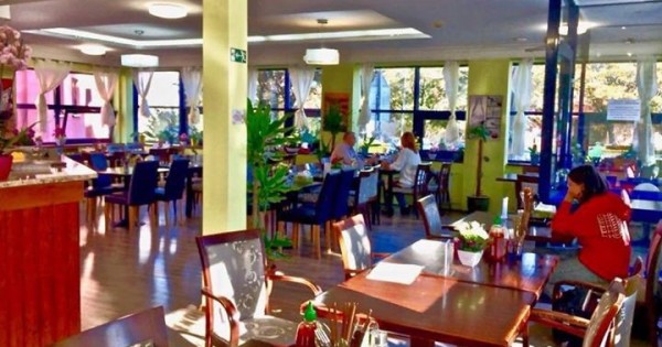 Nhượng lại cửa hàng ăn tại Praha 3, đầy đủ bàn ghê, xoong nồi ạ.