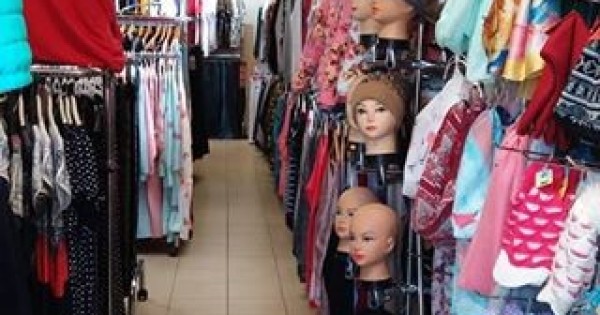 Nhượng lại HĐ 105 m2 chủ tư nhân tại trung tâm thương mại JESENICE Praha 4