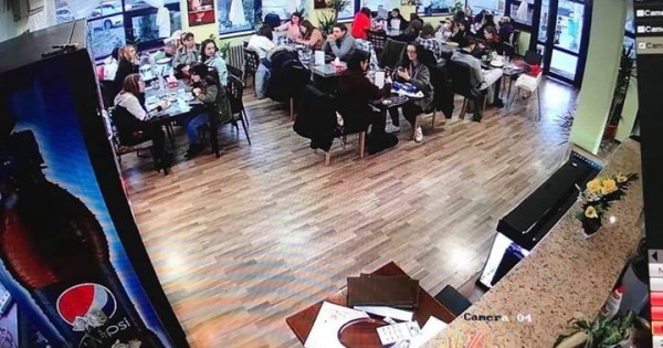 Nhượng lại cửa hàng ăn tại Praha 3, đầy đủ bàn ghê, xoong nồi ạ.