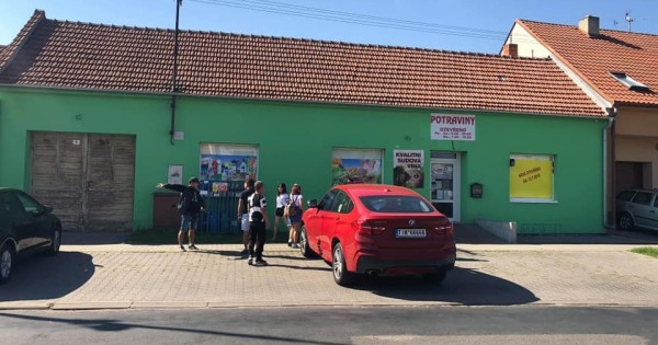 Cho thuê cửa hàng potraviny 150 m2, làng 1300 dân