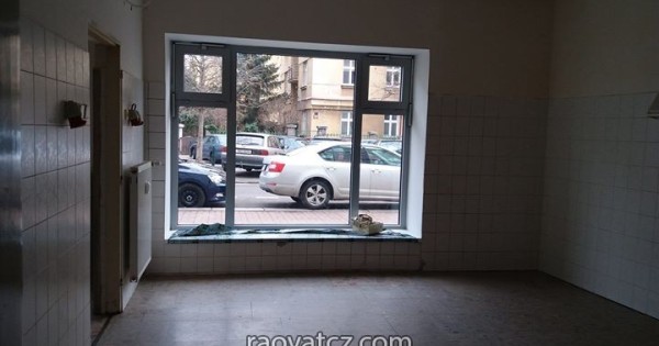 Nhượng lại HĐ cửa hàng Potraviny 107 m2 Praha 4 Pankrac gần Metro Pražskeho Povstání