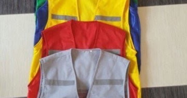 Cung cấp áo ghi lê phản quang có túi tại Hà Nội