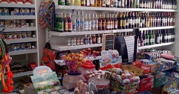 Nhượng lại HĐ Potraviny DT 110m2 tại TP Mělník nájem 12000kc/th,thu nhập 80ng/1th,đã hoạt động 8 năm