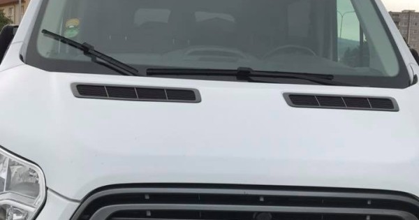 Xe ford transit 9 chỗ, xe mới chạy được 50 nghìn km