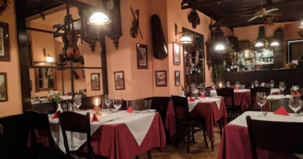 Nhượng lại quán ăn chính chủ trung tâm praha 1