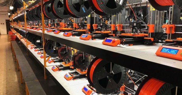 Cần tuyển 2 người làm sản xuất máy in tại Praha 7