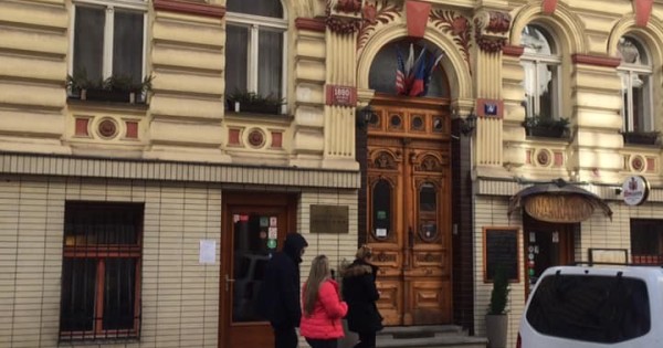 Nhượng lại Potraviny cỡ nhỏ trung tâm Praha 1, HĐ 5 năm, thích hợp 1 người làm