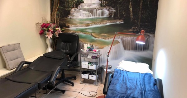 Nhượng tiệm Nails tại trung tâm (Tyresö) Stockholm, Thụy điển