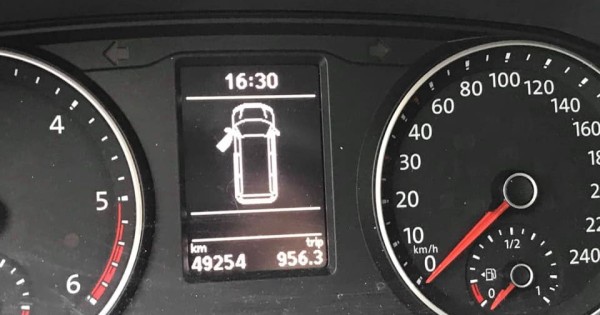 Bán xe T6 caravelle 2015 đã chạy 55000 km highline 150kw