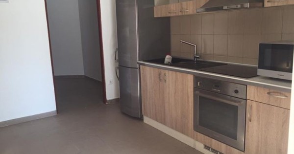 Cho thuê nhà 2 phòng ngủ, bếp, hành lang thoáng tại Praha