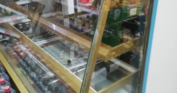 Chuyên thanh lý tủ mát, tủ kem, tủ bánh ngọt, tủ salam vùng Chrudim