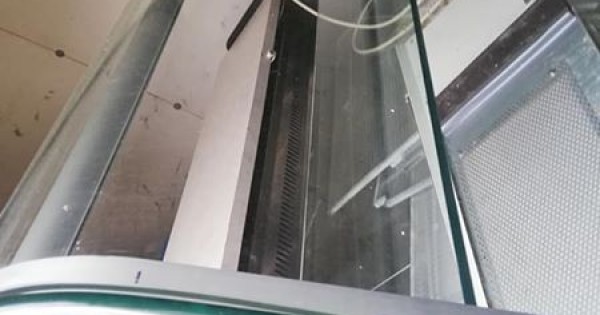 Chuyên thanh lý tủ mát, tủ kem, tủ bánh ngọt, tủ salam vùng Chrudim