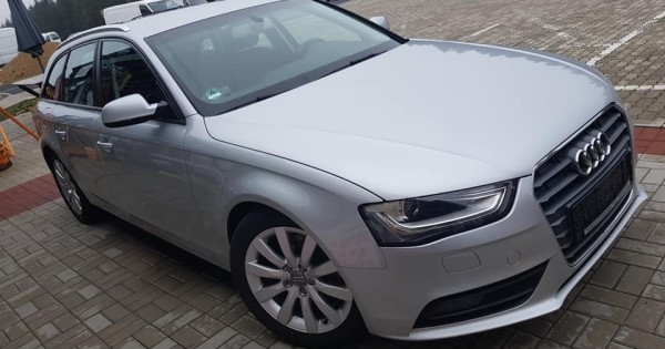 Bán xe audi A4 2.0TDI 105kw sx 2013 180ngkm