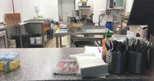 Nhượn lại bistro, giữa khu trạm xá, văn phòng, bảo hiểm, cấp 2, gym..