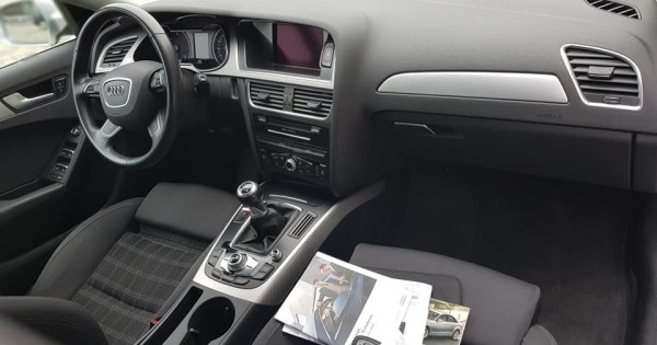 Bán xe audi A4 2.0TDI 105kw sx 2013 180ngkm