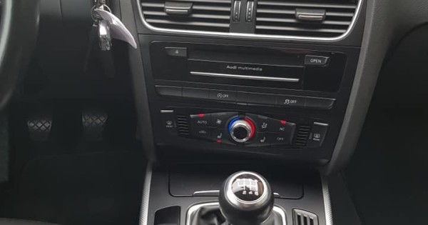 Bán xe audi A4 2.0TDI 105kw sx 2013 180ngkm