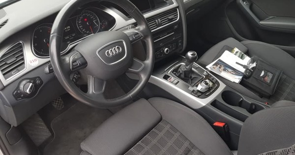 Bán xe audi A4 2.0TDI 105kw sx 2013 180ngkm