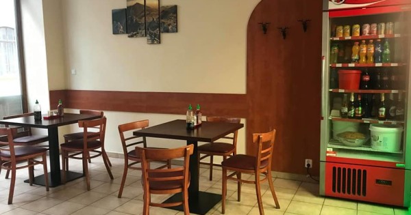 Nhượn lại bistro, giữa khu trạm xá, văn phòng, bảo hiểm, cấp 2, gym..