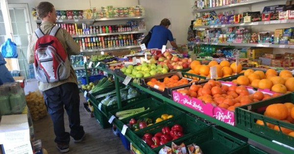 Chuyển nghề Nail nên nhượng lại cửa hàng rau quả ở Louny