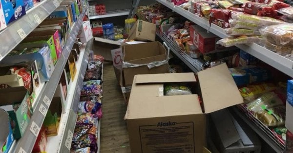 Chuyển nghề Nail nên nhượng lại cửa hàng rau quả ở Louny