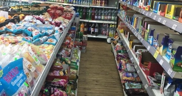 Chuyển nghề Nail nên nhượng lại cửa hàng rau quả ở Louny