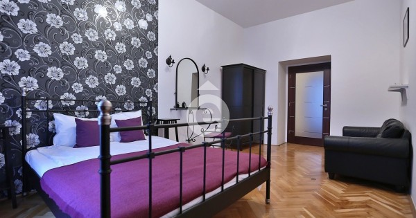 Cho thuê căn hộ 3+1, 94 mét vuông tại Francouzská, Praha 2