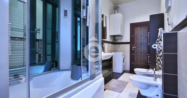 Cho thuê căn hộ 3+1, 94 mét vuông tại Francouzská, Praha 2