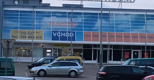 Nhà 3+1 ở cerny most - praha 9, gần metro còn 1 phòng trống muốn cho thuê