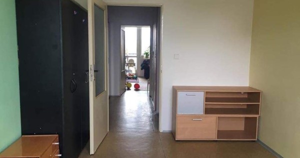 Nhà 3+1 ở cerny most - praha 9, gần metro còn 1 phòng trống muốn cho thuê