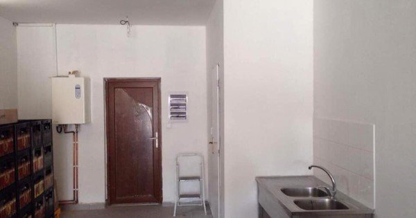 cho thuê cửa hàng mới sửa ,dt 60 m2 ở TP 7.500 dân Frýdlant, Liberec
