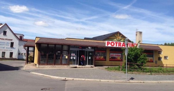 cho thuê cửa hàng mới sửa ,dt 60 m2 ở TP 7.500 dân Frýdlant, Liberec