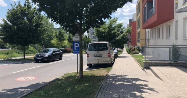 Sang nhượng quán ăn, diện tích 150m2, vườn 33m3, 7 chỗ để xe..