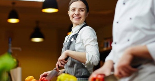 Cần tìm thêm đầu bếp , và sinh viên, làm bồi ( làm full time hoặc part time )