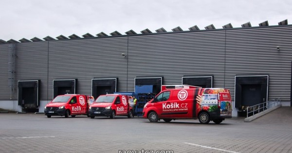 Công ty vận chuyển thực phẩm cần tuyển 15 nhân viên lái xe