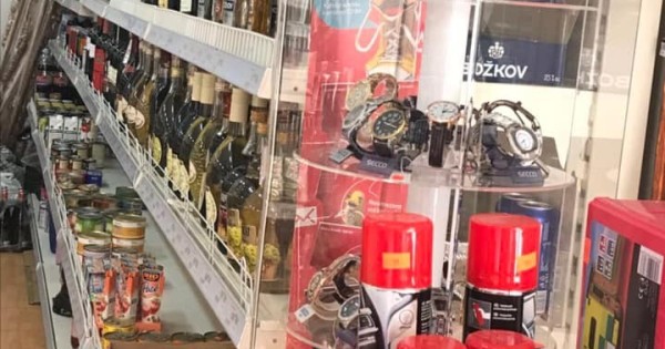 Nhượng lại cửa hàng gần Praha có park đỗ xe rộng