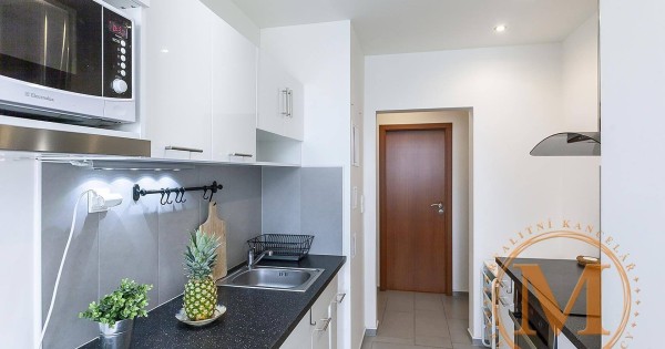 Bán căn hộ 3+1/ 75m2 tại phố Benkova. Praha 4 - Chodov.