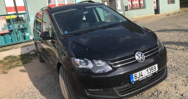 Nhà thừa xe không đi đến cần bán vw sharan 2.0 135kw đời 2016