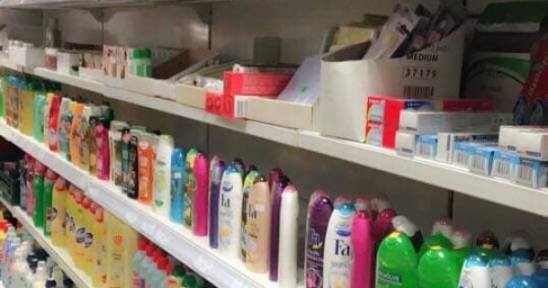 Nhượng lại cửa hàng cạnh bến xe, diện tích 98m2, ngày 9k ở Ústí nad Labem