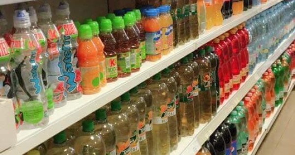 Nhượng lại cửa hàng cạnh bến xe, diện tích 98m2, ngày 9k ở Ústí nad Labem