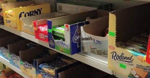 Nhượng lại cửa hàng cạnh bến xe, diện tích 98m2, ngày 9k ở Ústí nad Labem