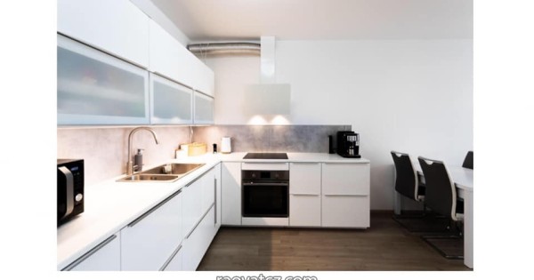 Mình giao bán byt 2+kk, 63 m vuông có ban công tại Praha 10