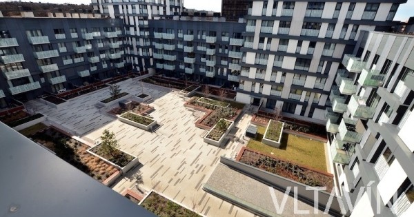 cho thuê căn hộ mới 3+kk / 75m2 trên tầng 2 ở tòa nhà Garden Tower